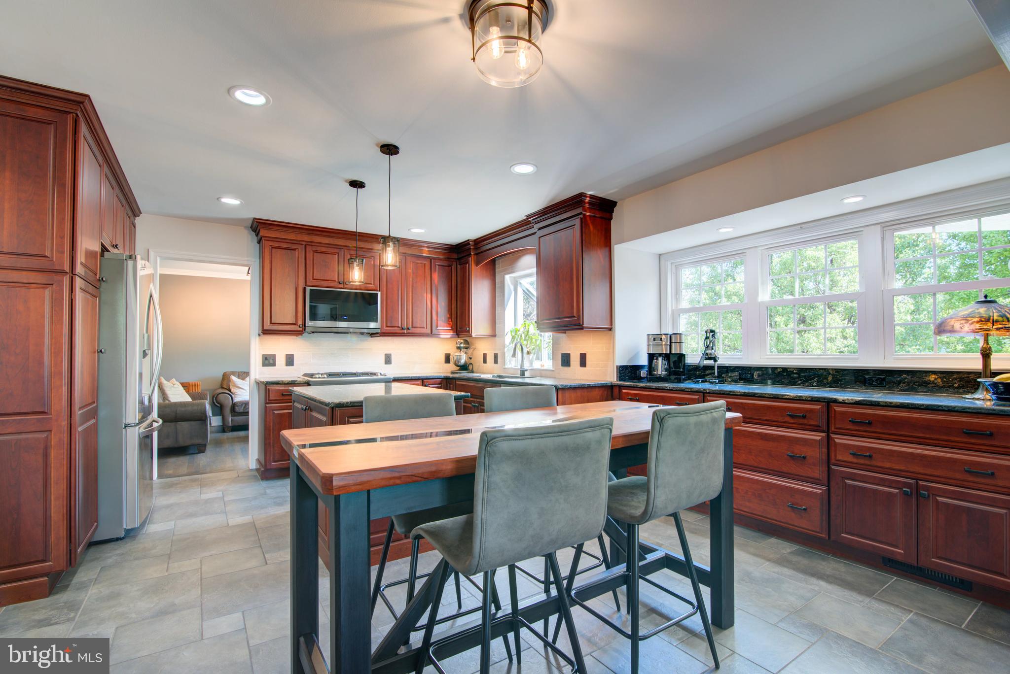 106 BETHAL COURT SW