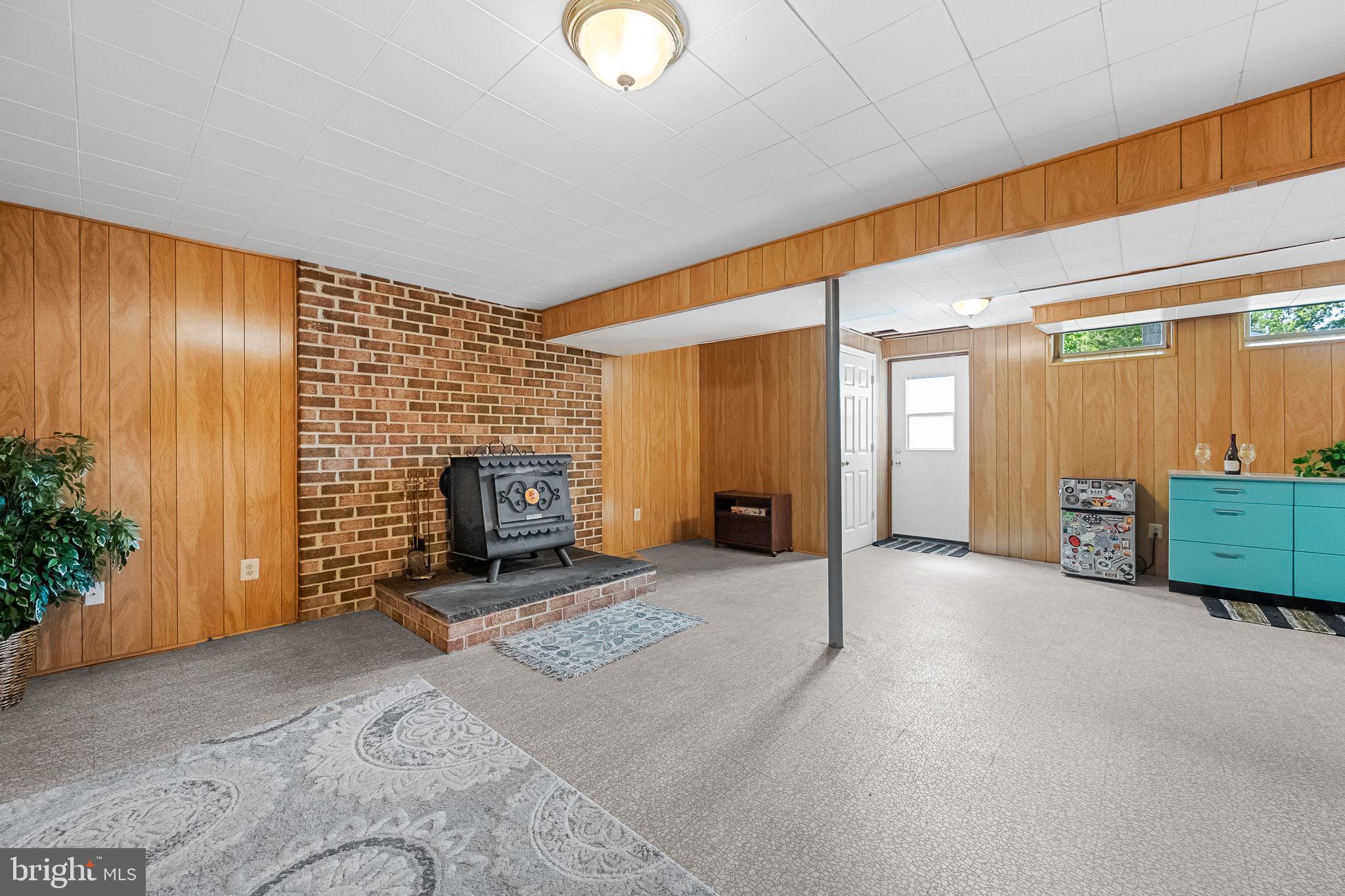 104 DEERWOOD COURT