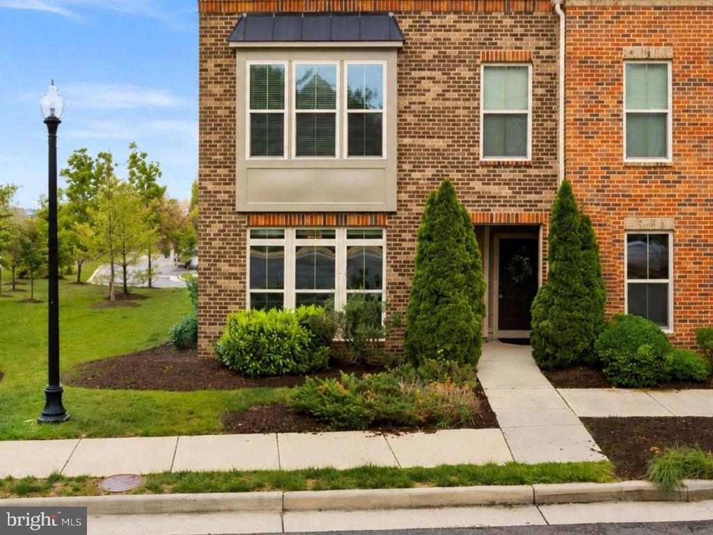 25284 GRAY POPLAR TERRACE