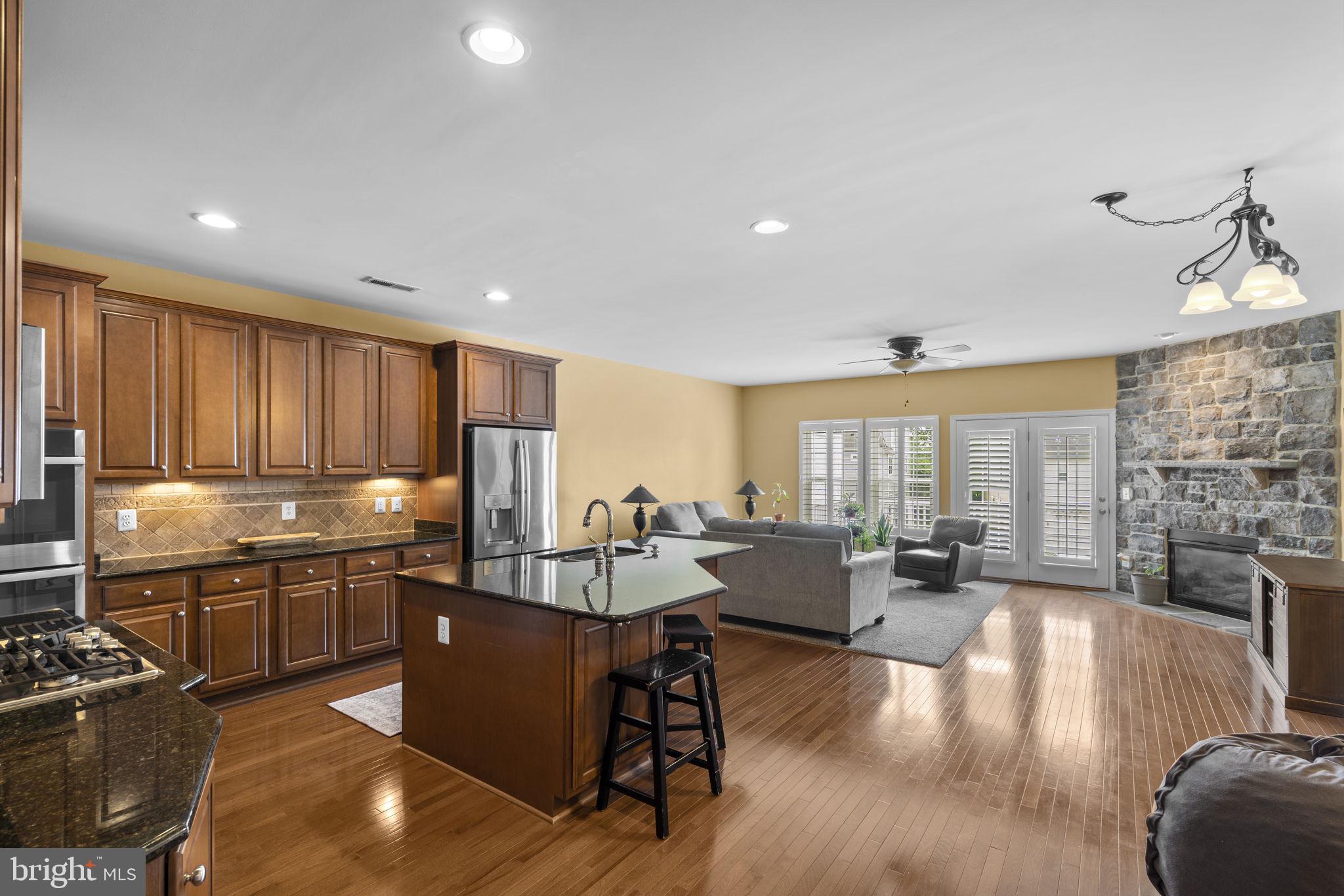 43682 CHICACOAN CREEK SQUARE