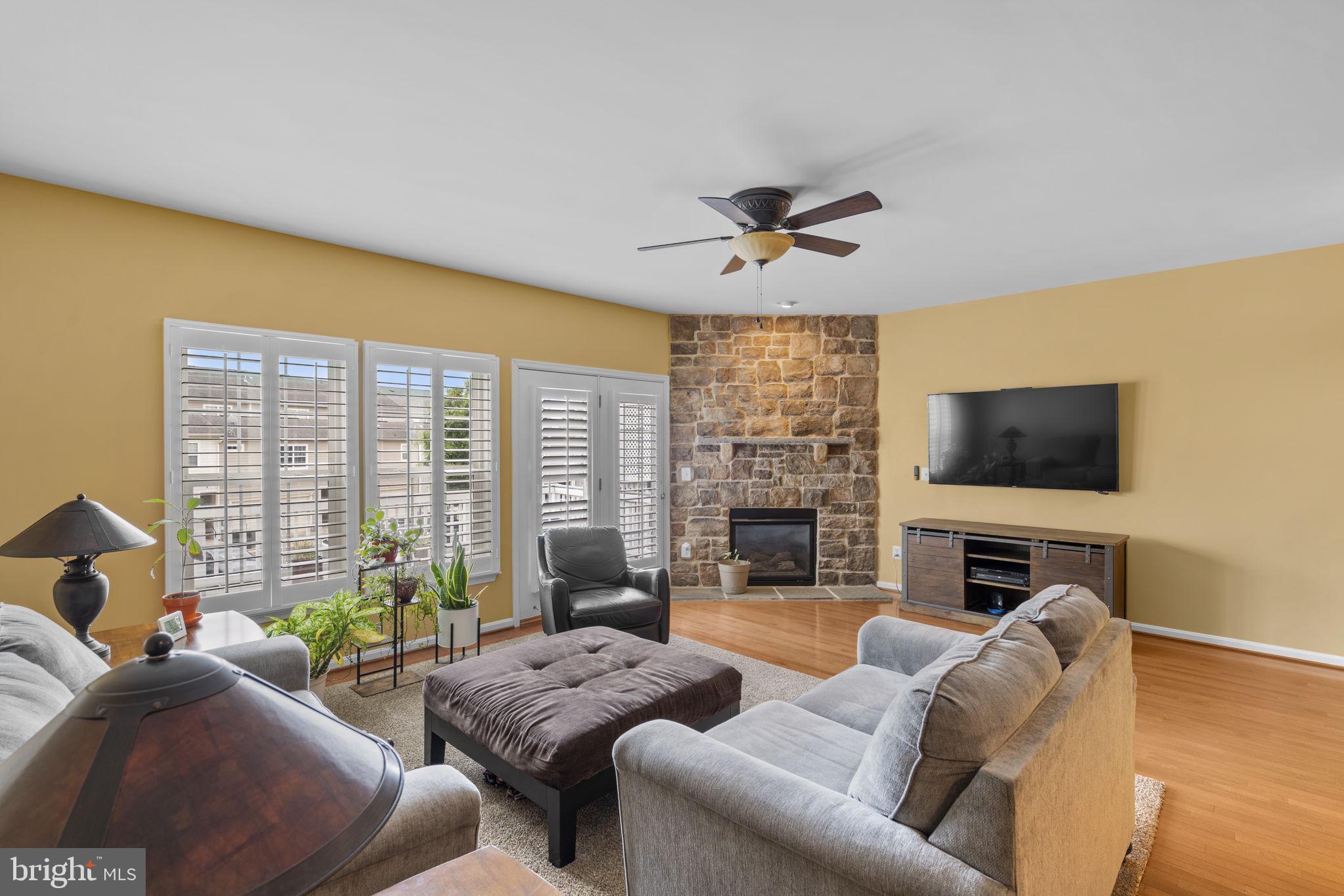43682 CHICACOAN CREEK SQUARE