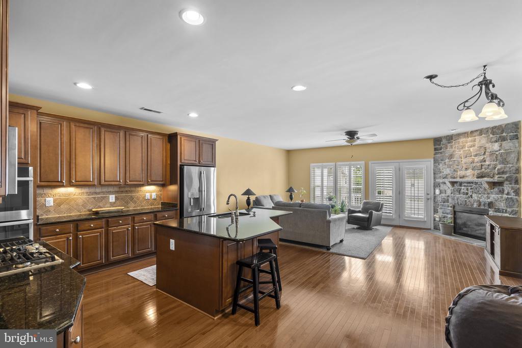 43682 CHICACOAN CREEK SQUARE