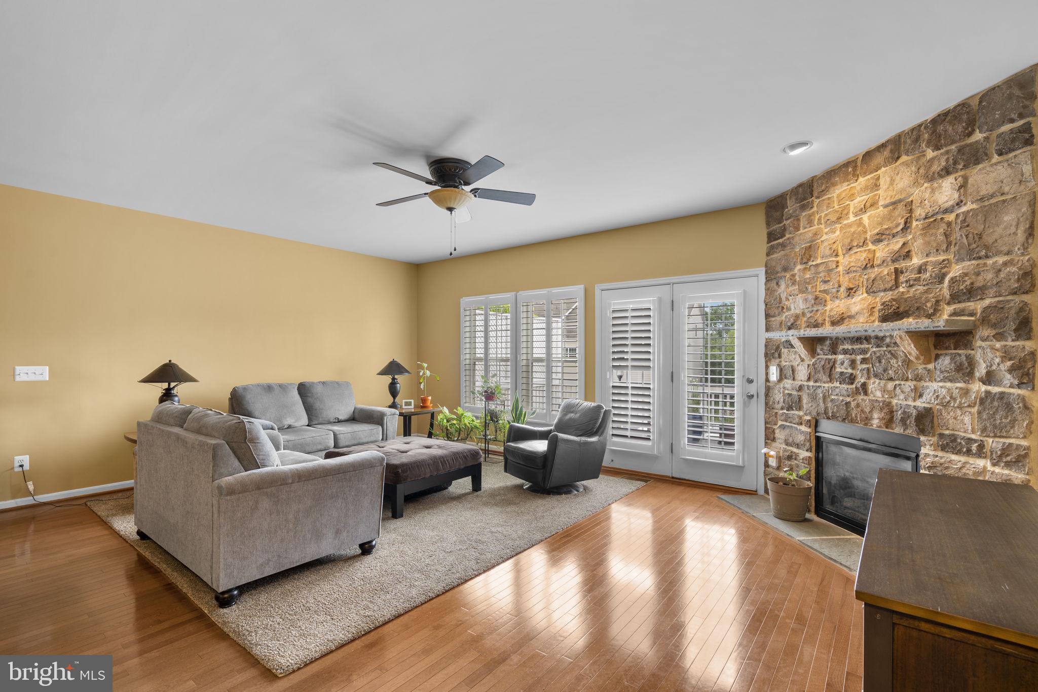 43682 CHICACOAN CREEK SQUARE