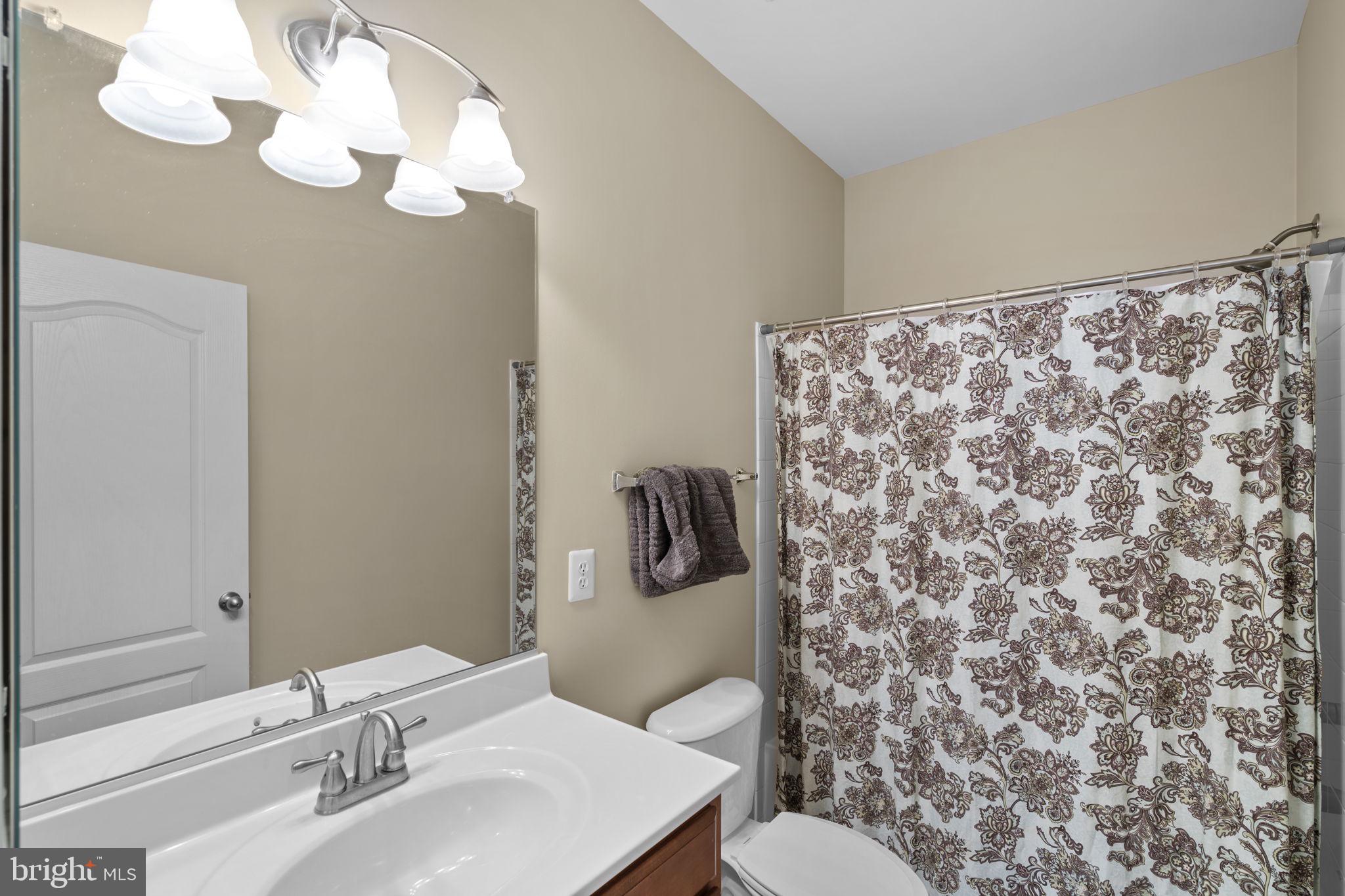 43682 CHICACOAN CREEK SQUARE