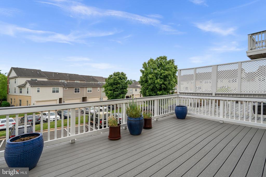 43682 CHICACOAN CREEK SQUARE