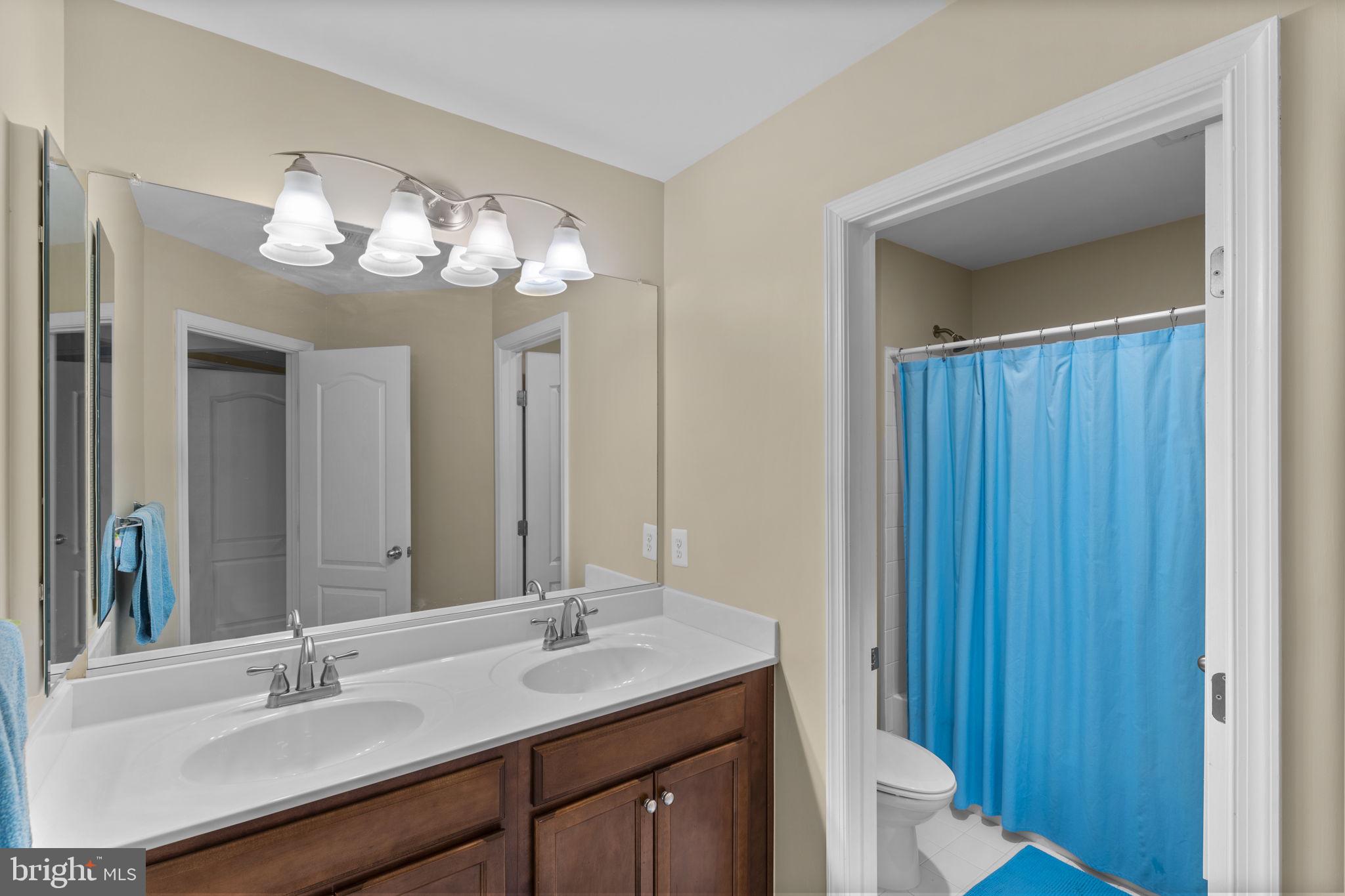 43682 CHICACOAN CREEK SQUARE