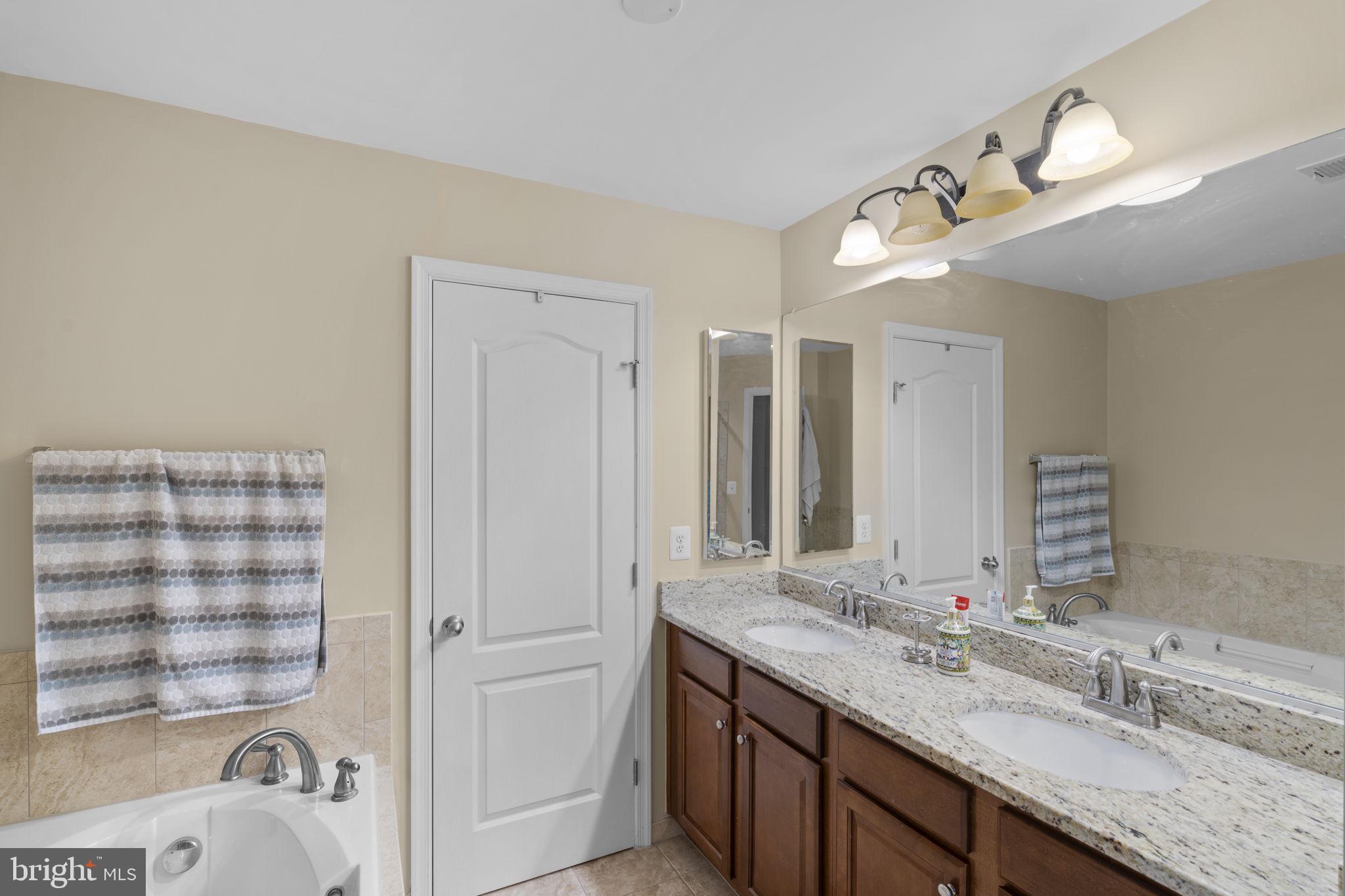 43682 CHICACOAN CREEK SQUARE