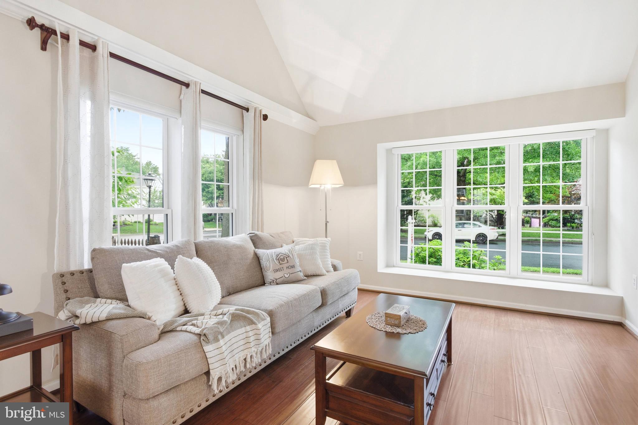 301 DEERPATH AVENUE SW