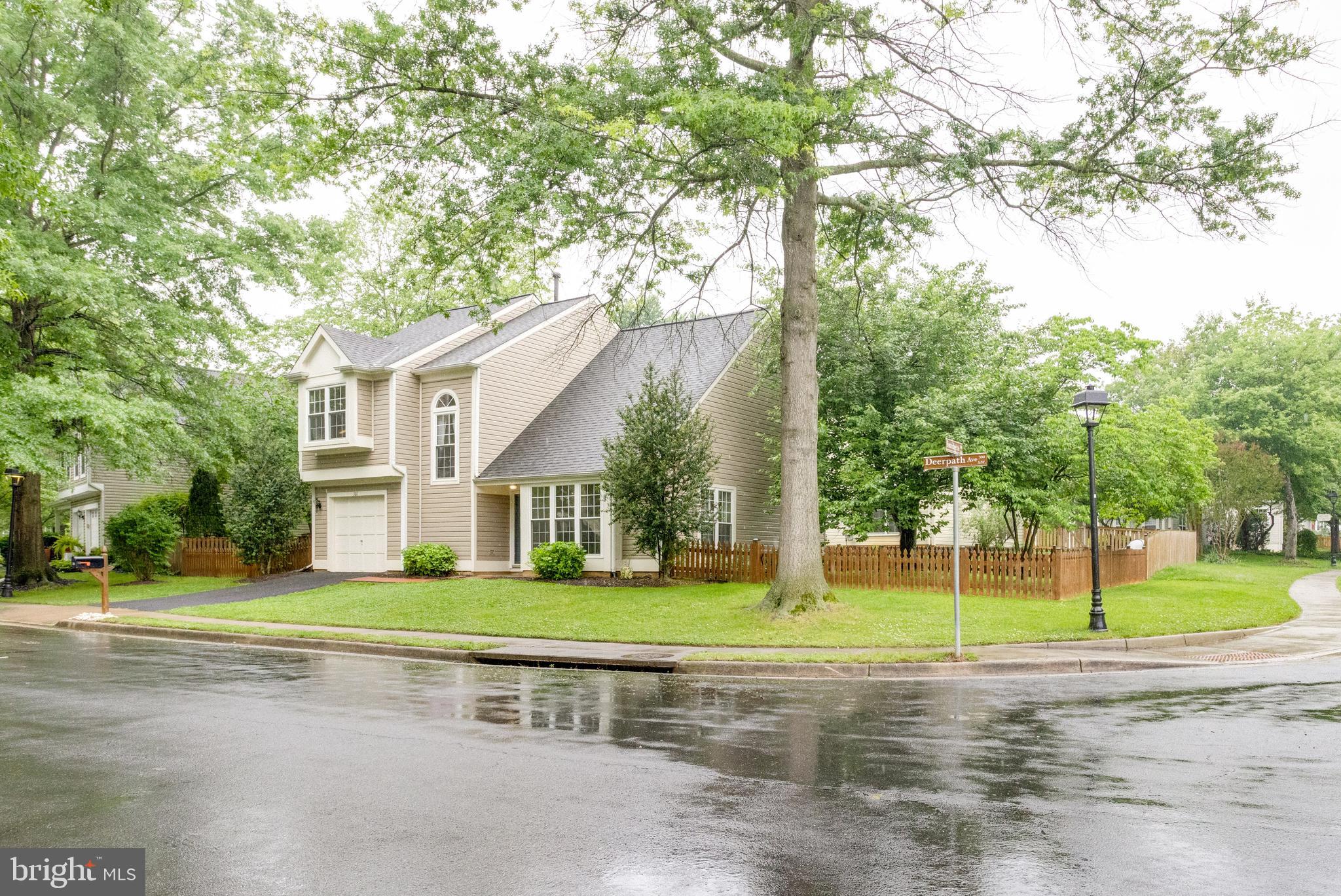 301 DEERPATH AVENUE SW