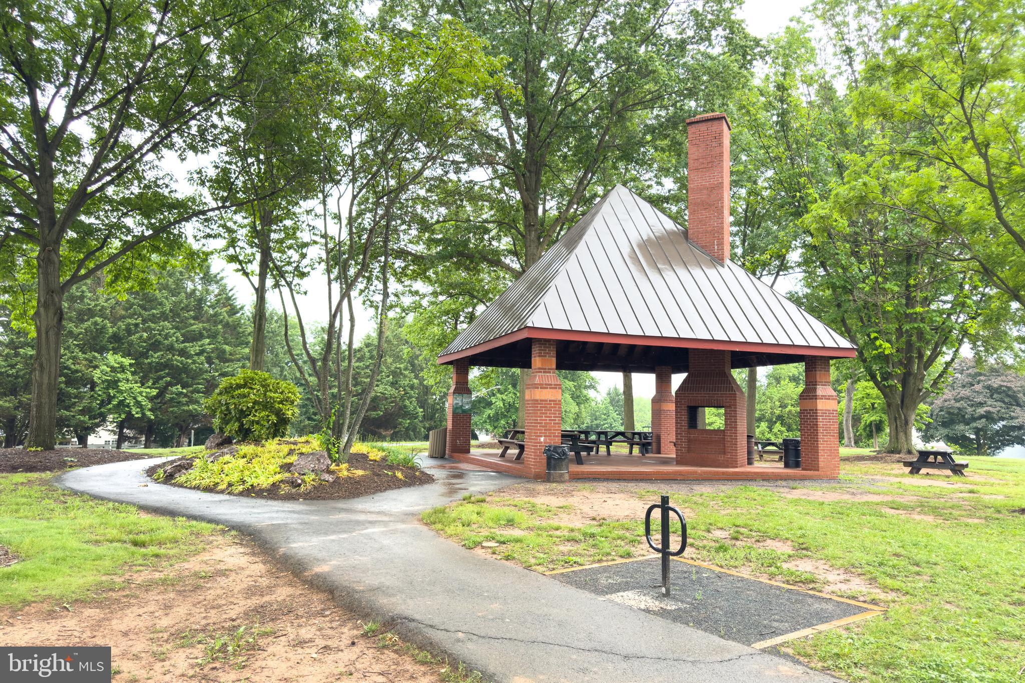 301 DEERPATH AVENUE SW