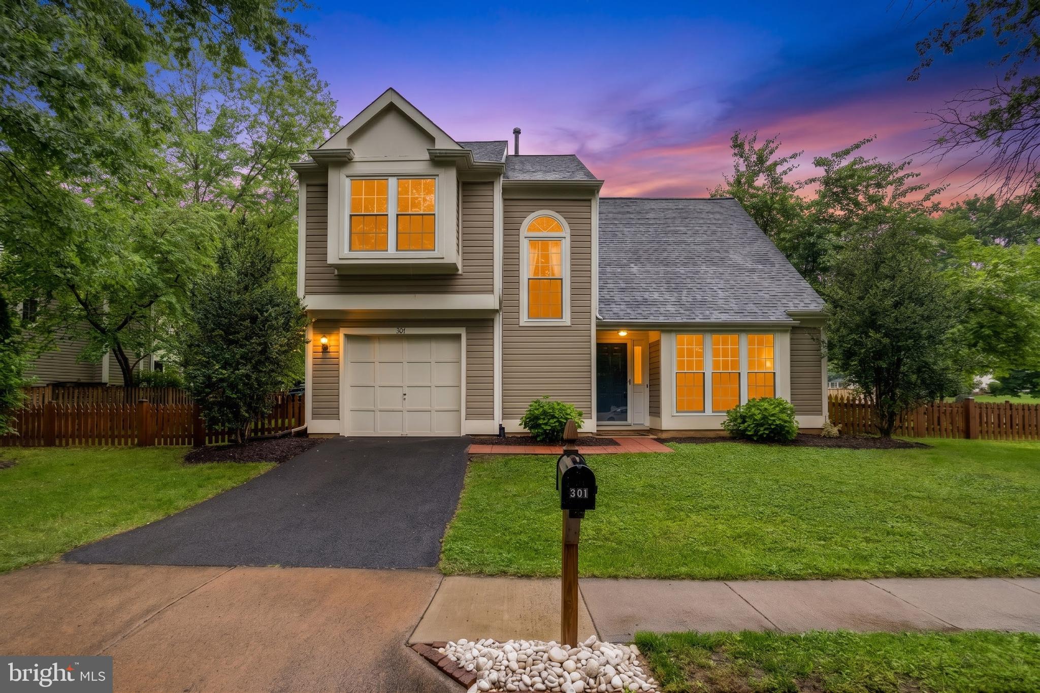 301 DEERPATH AVENUE SW