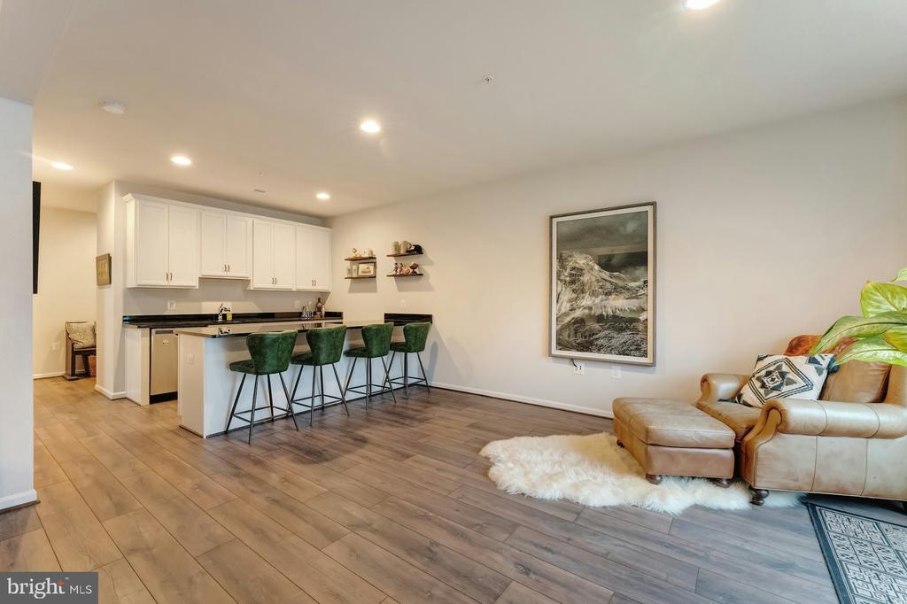 19006 CORAL REEF SQUARE