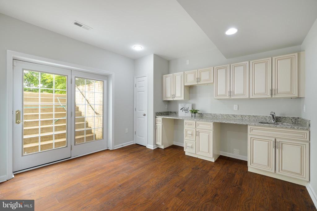 22829 QUEENSBRIDGE DRIVE