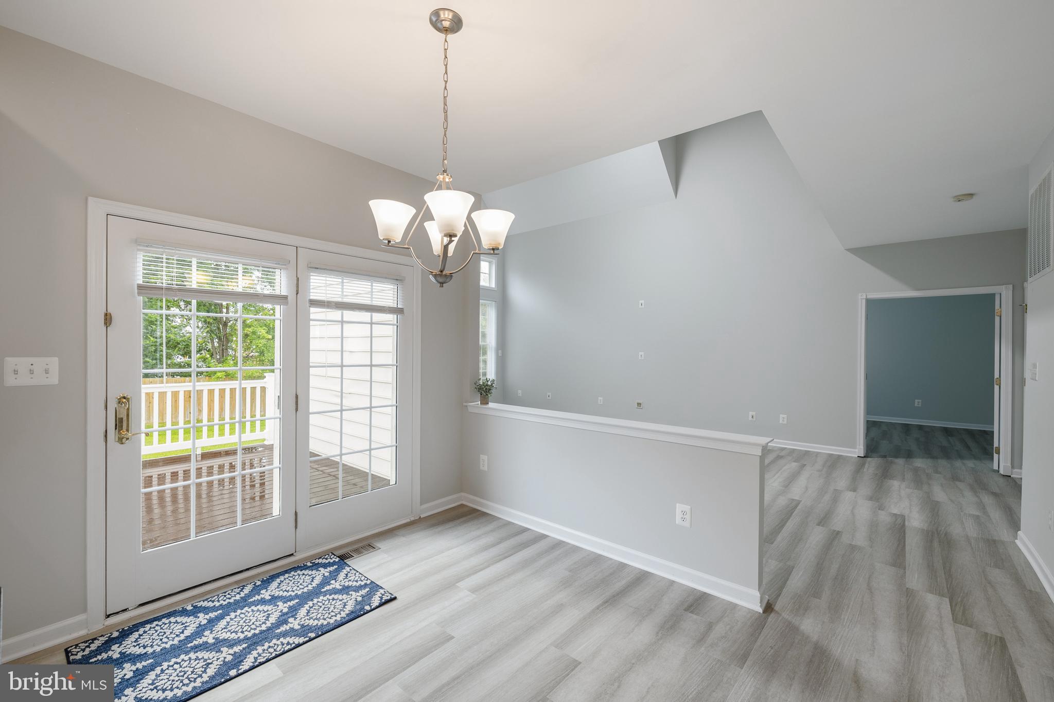 22829 QUEENSBRIDGE DRIVE