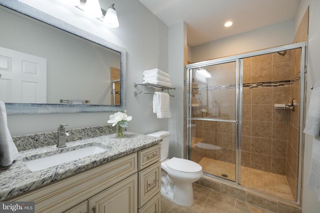 22829 QUEENSBRIDGE DRIVE