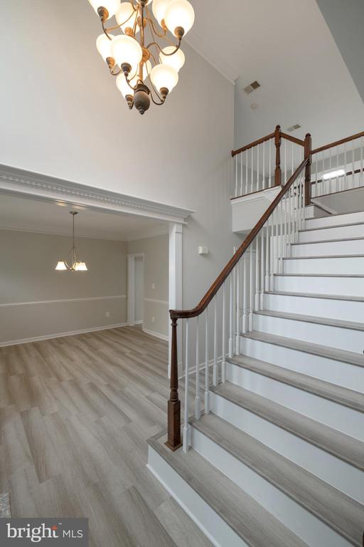 22829 QUEENSBRIDGE DRIVE