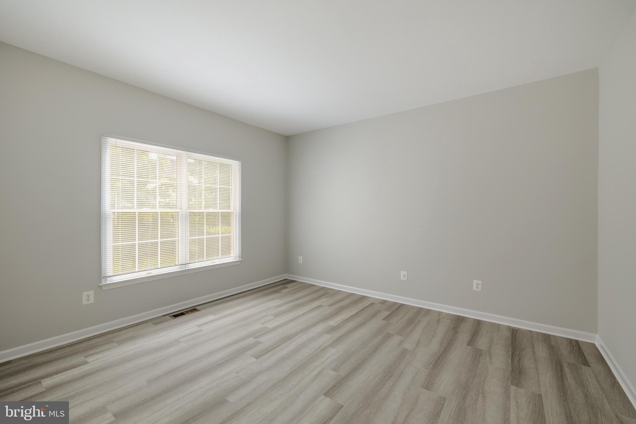 22829 QUEENSBRIDGE DRIVE