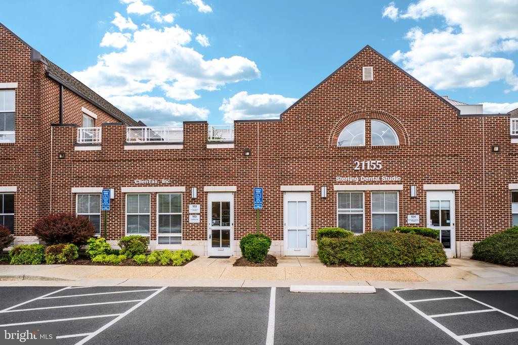21155 WHITFIELD PLACE 103