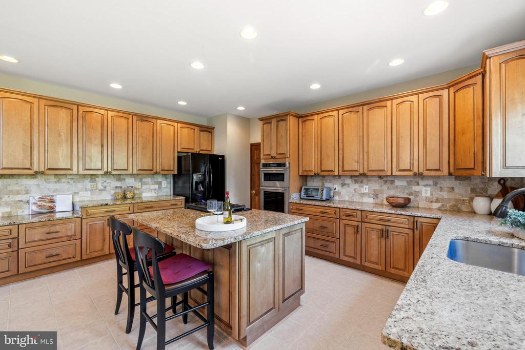 21916 BELLAIR COURT
