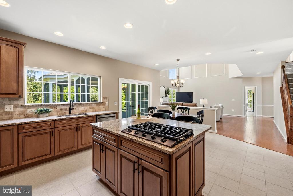 21916 BELLAIR COURT