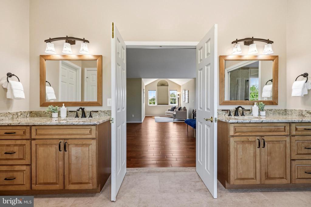 21916 BELLAIR COURT