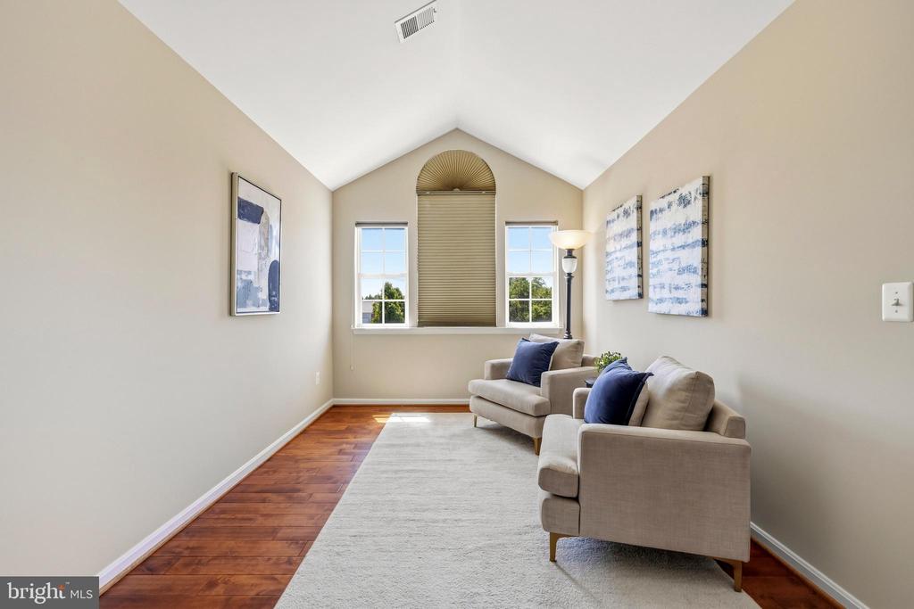21916 BELLAIR COURT