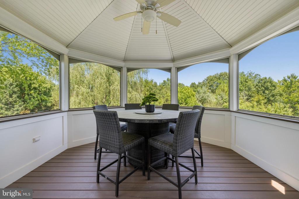21916 BELLAIR COURT