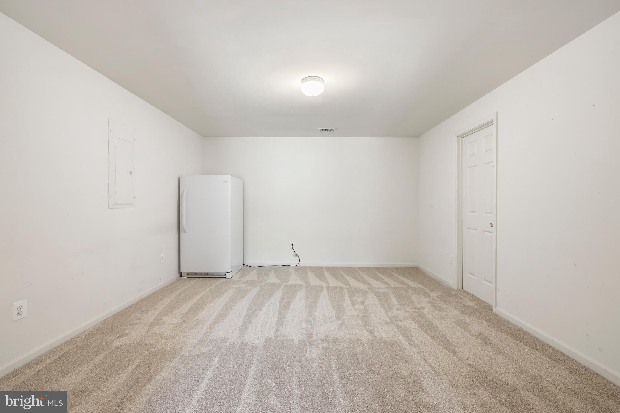 21916 BELLAIR COURT