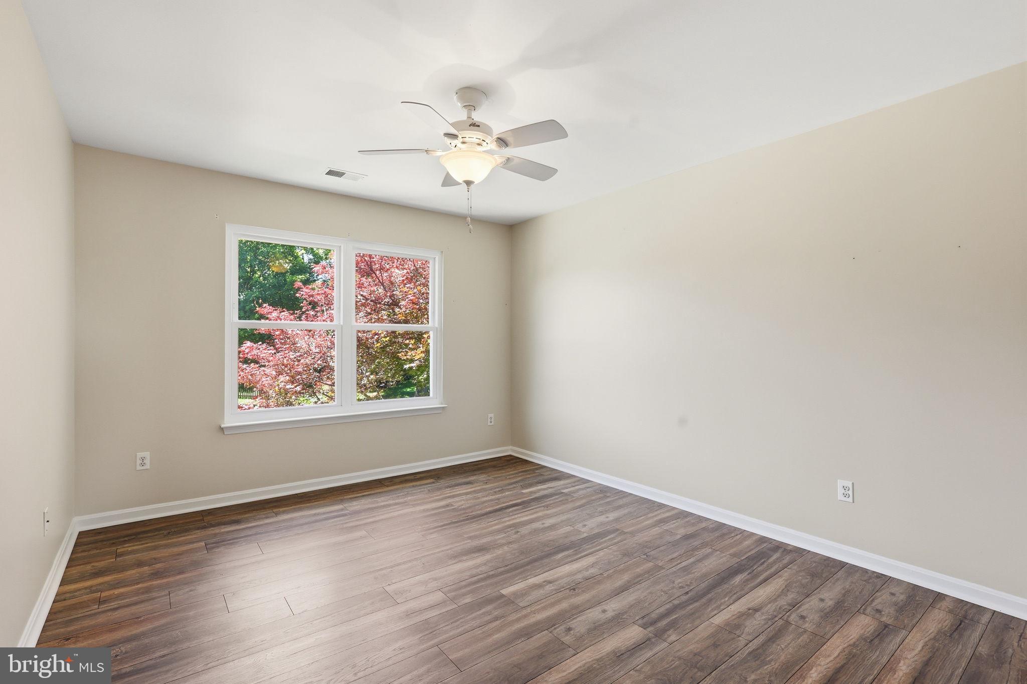 204 GRAFTON WAY NE