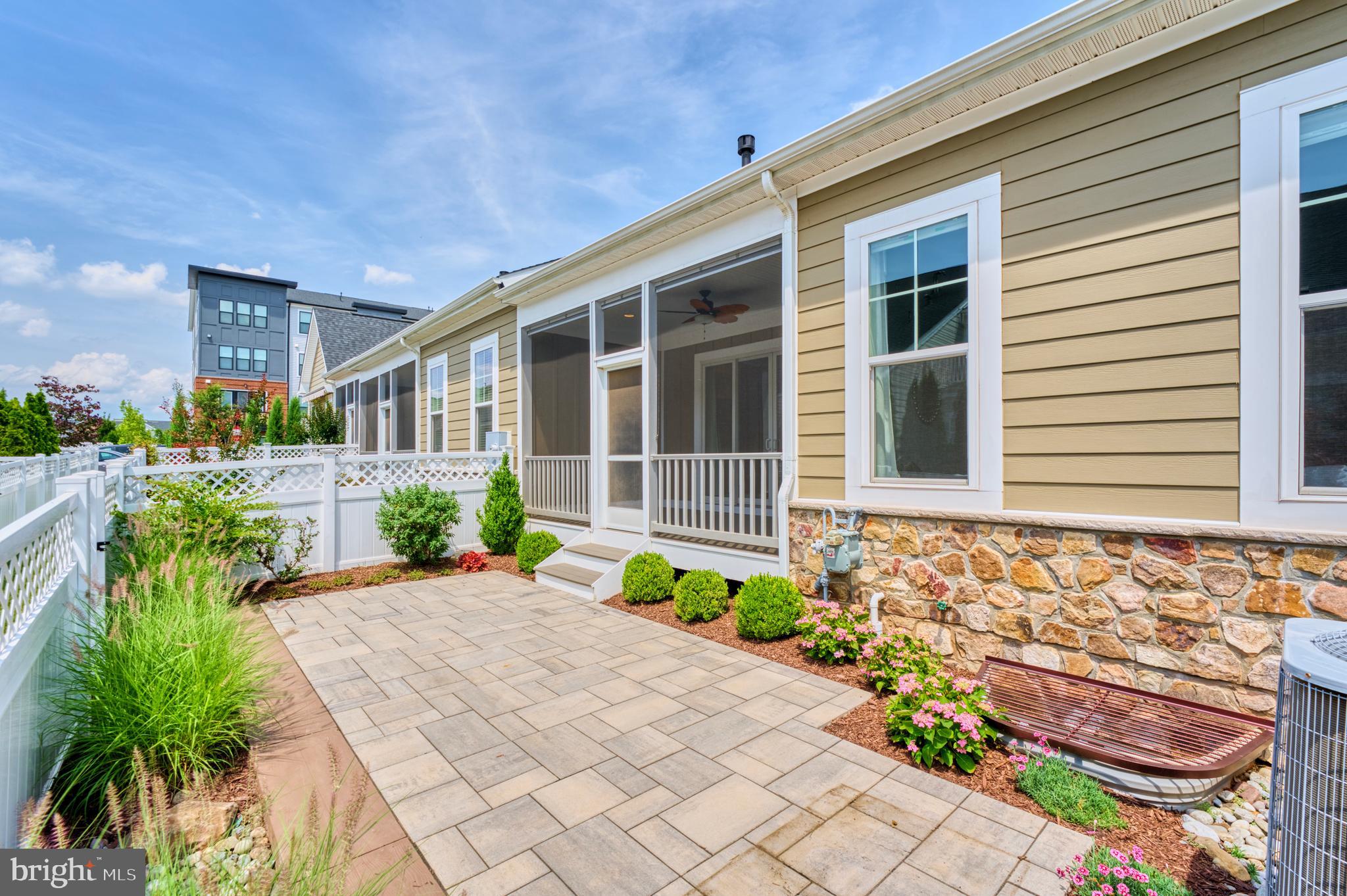 23695 CYPRESS GLEN SQUARE
