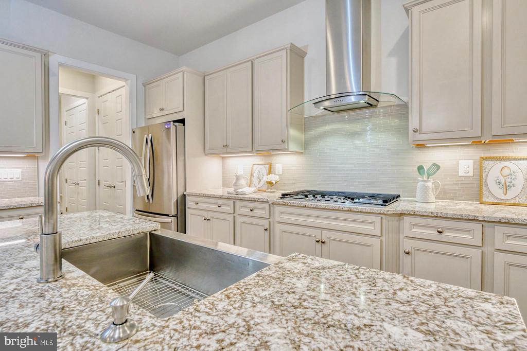 23695 CYPRESS GLEN SQUARE