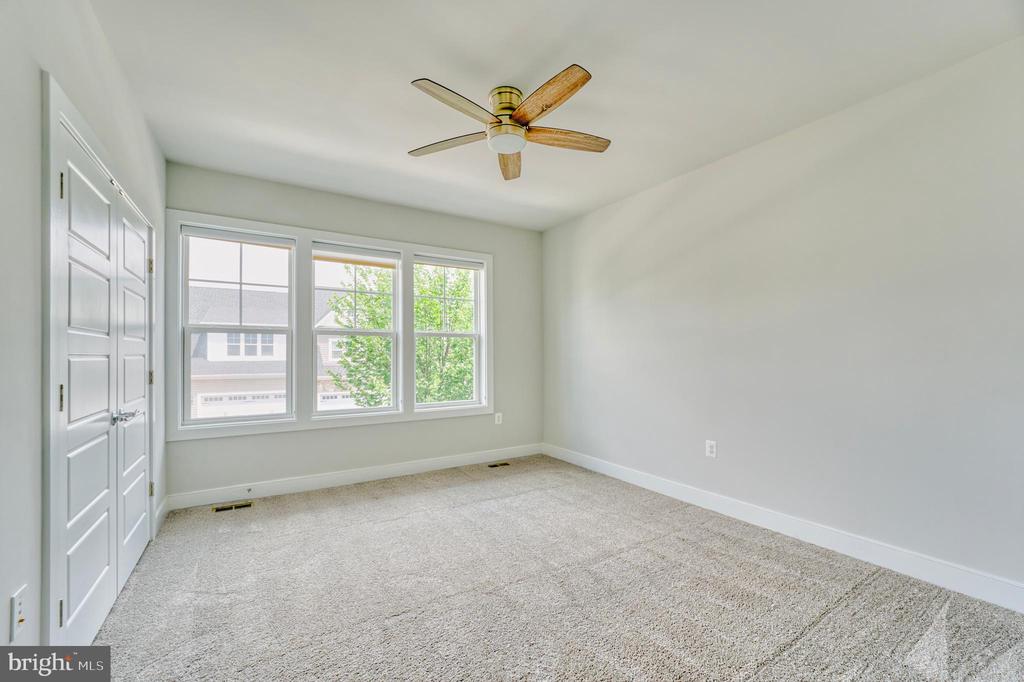 23695 CYPRESS GLEN SQUARE