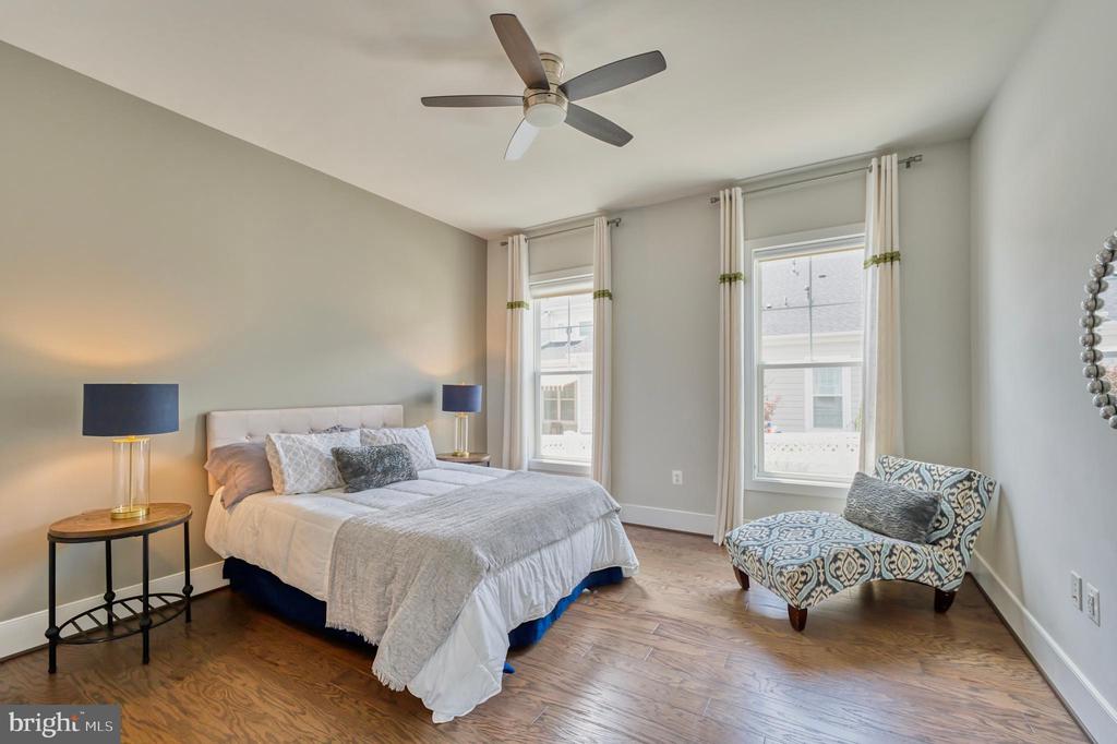 23695 CYPRESS GLEN SQUARE