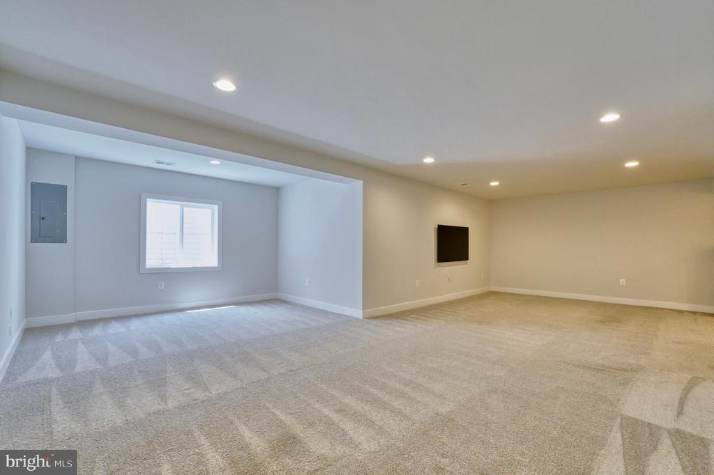 23695 CYPRESS GLEN SQUARE