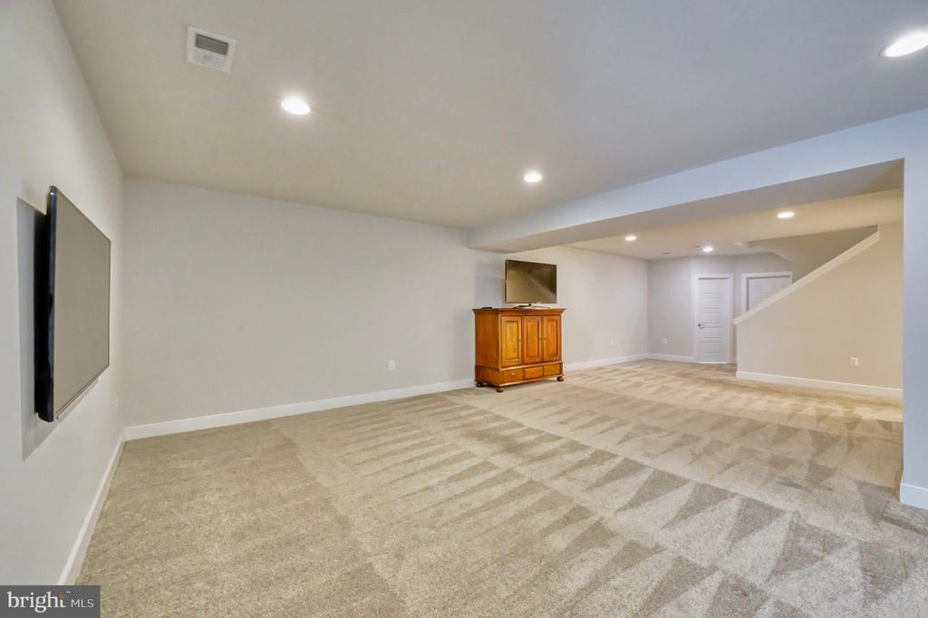 23695 CYPRESS GLEN SQUARE