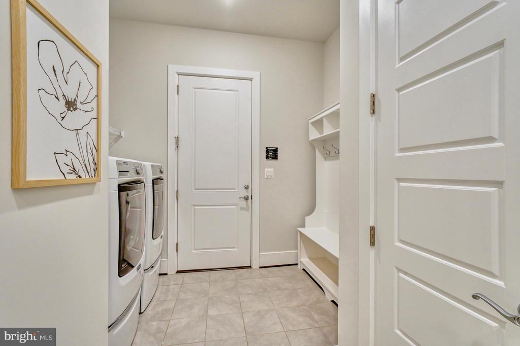 23695 CYPRESS GLEN SQUARE