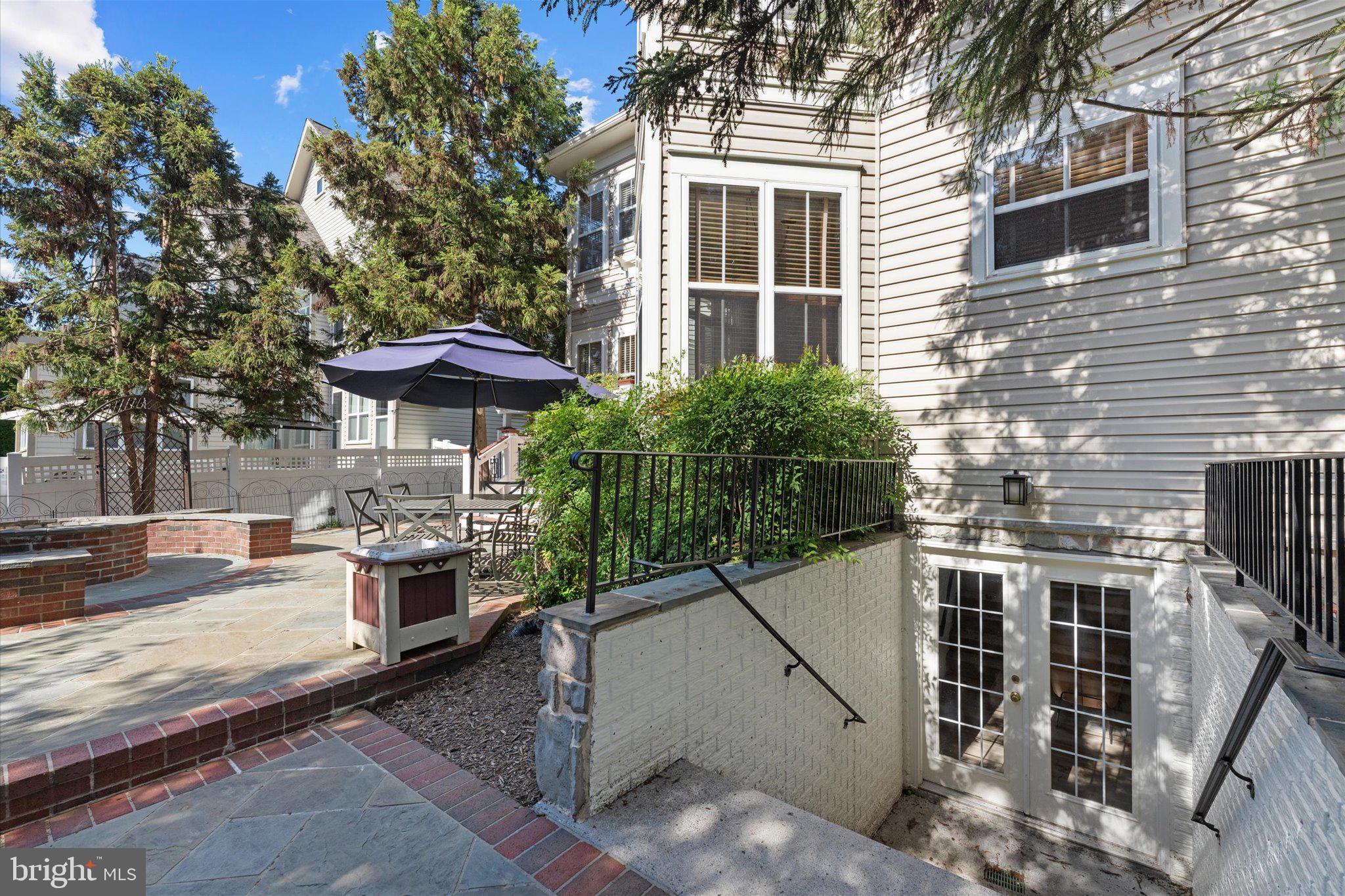22826 COURTLAND PARK DRIVE