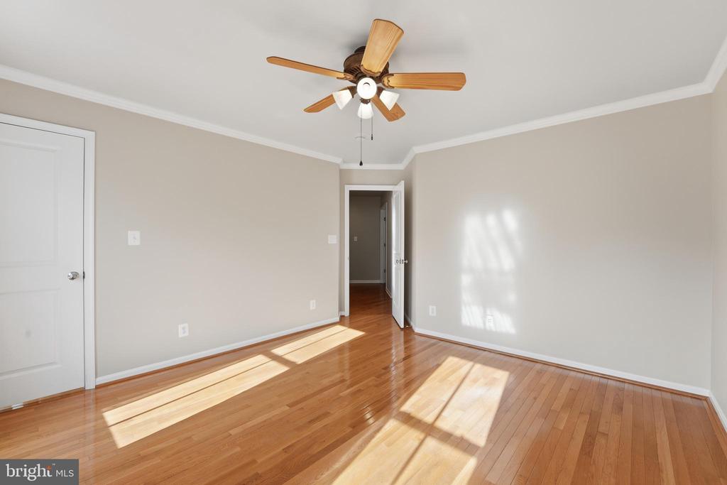 22826 COURTLAND PARK DRIVE