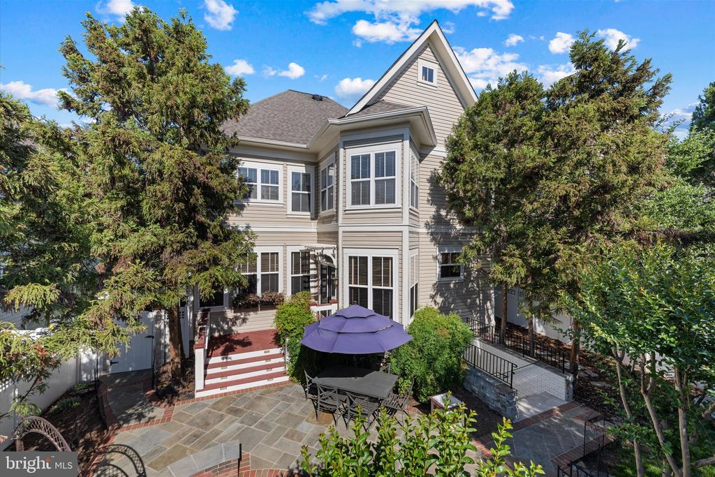 22826 COURTLAND PARK DRIVE