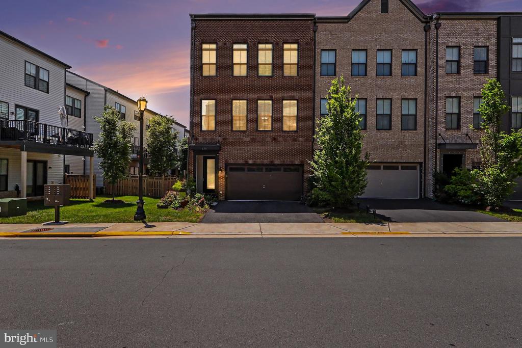 42361 VANCOUVER TERRACE