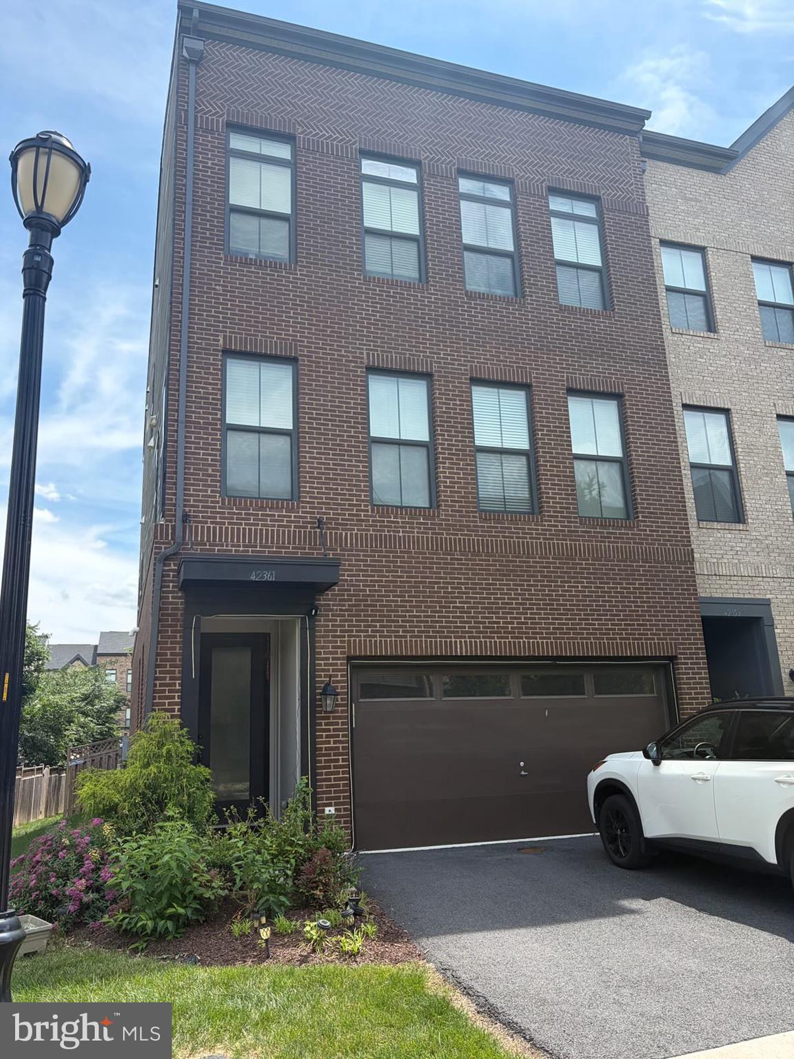 42361 VANCOUVER TERRACE