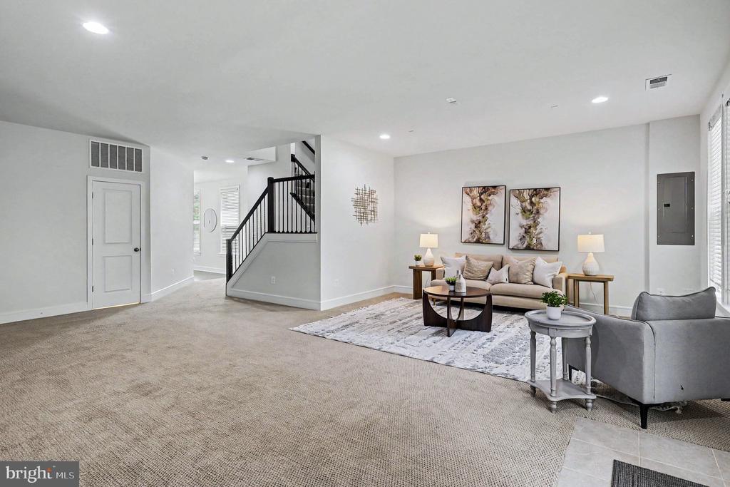 42361 VANCOUVER TERRACE