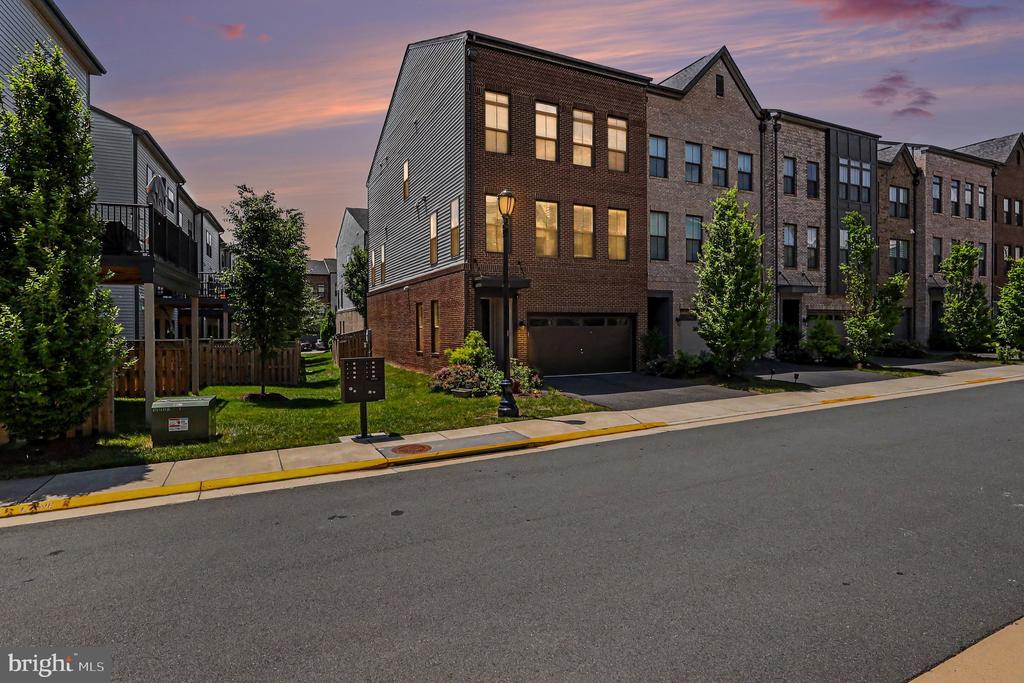 42361 VANCOUVER TERRACE