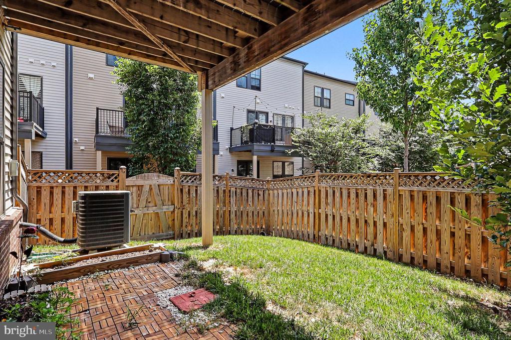 42361 VANCOUVER TERRACE