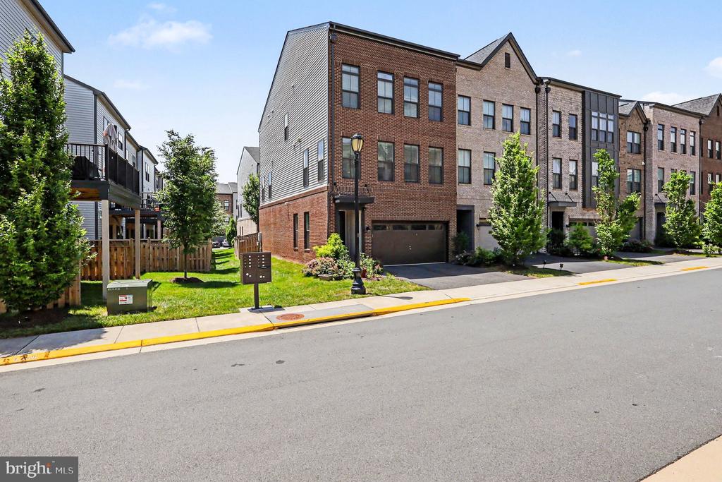 42361 VANCOUVER TERRACE