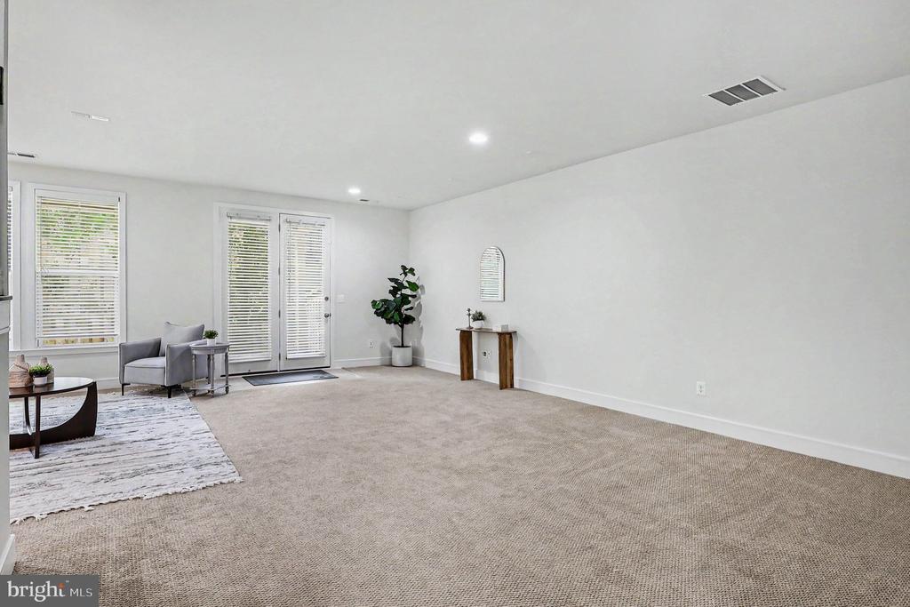 42361 VANCOUVER TERRACE
