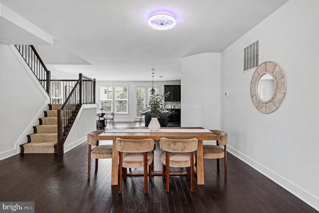42361 VANCOUVER TERRACE