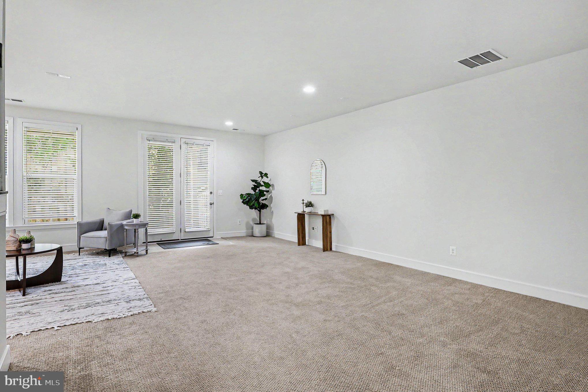 42361 VANCOUVER TERRACE