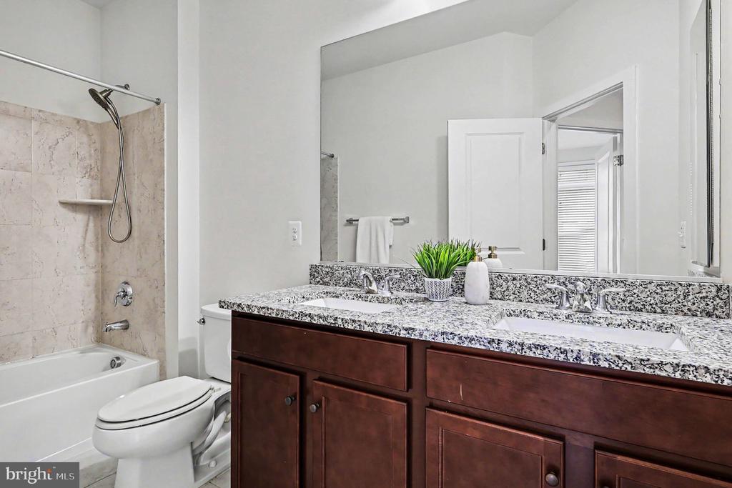 42361 VANCOUVER TERRACE