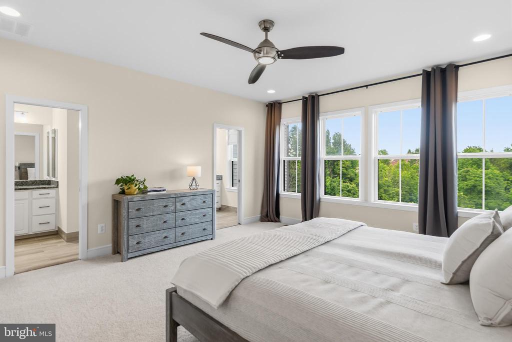 23072 SULLIVANS COVE SQUARE